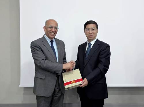 https://news.swufe.edu.cn/__local/9/C7/57/26A979E5754912EF56AC52565EC_5697AFBA_1EB9A.jpg
